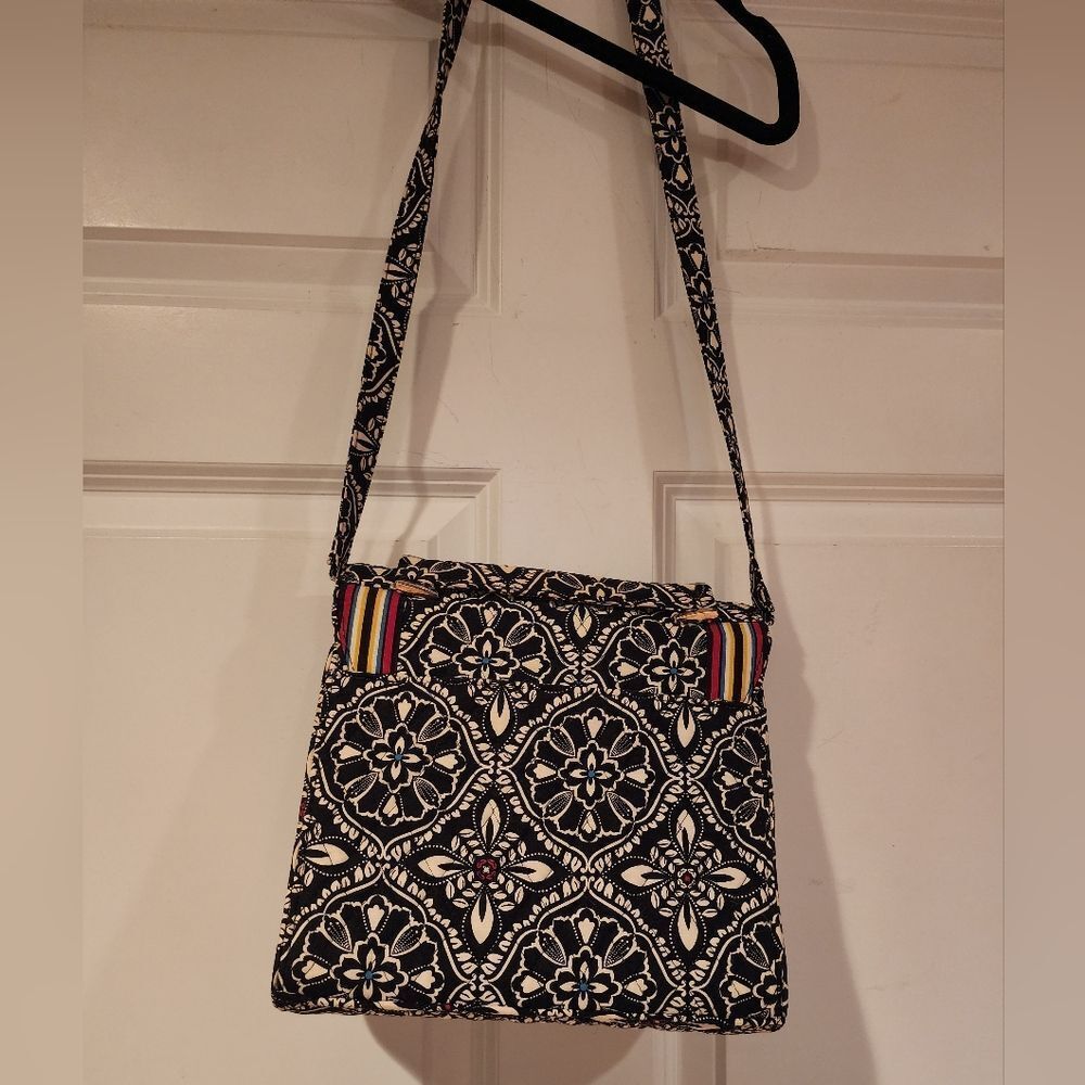 Vera Bradley black and white crossbody bag like new - Picture 4 of 5